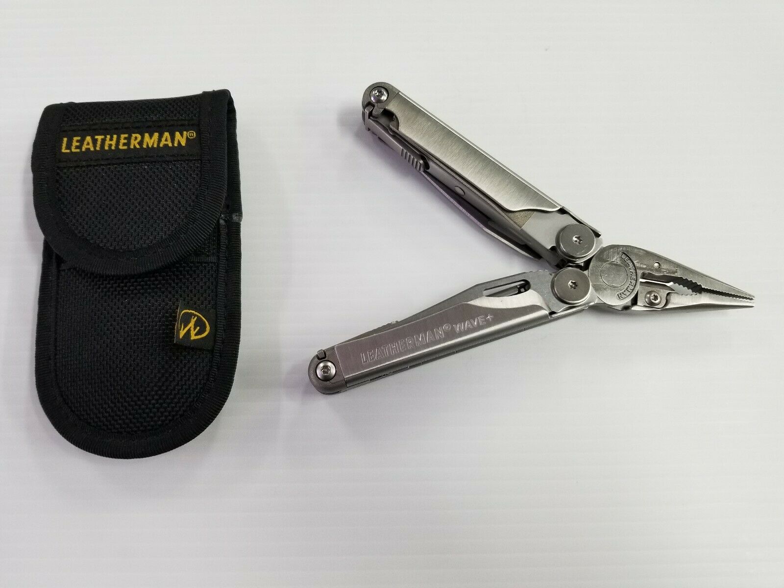 Мультиинструмент Leatherman Wave Plus (нейлоновый чехол)